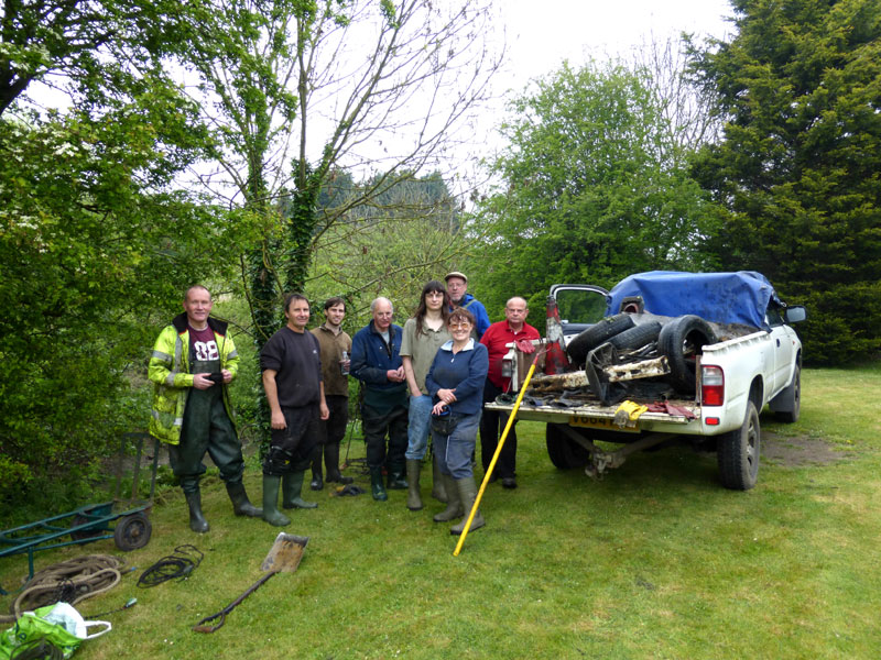 picture of the River Crouch Conservation Trust work party Terry Joyce